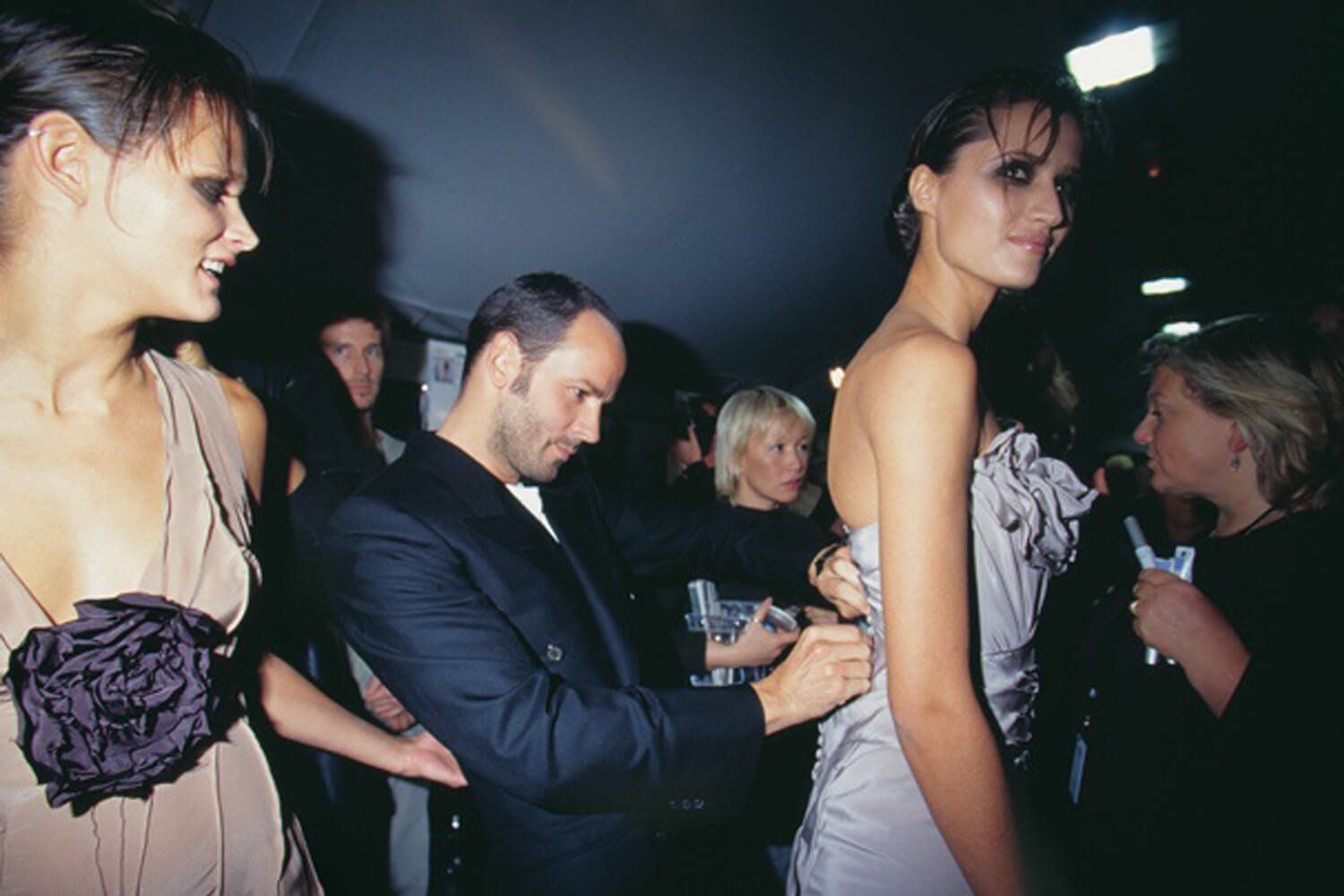 Tom Ford durante su paso por Gucci a mediados de los 90. Fotografía: Sleek Mag