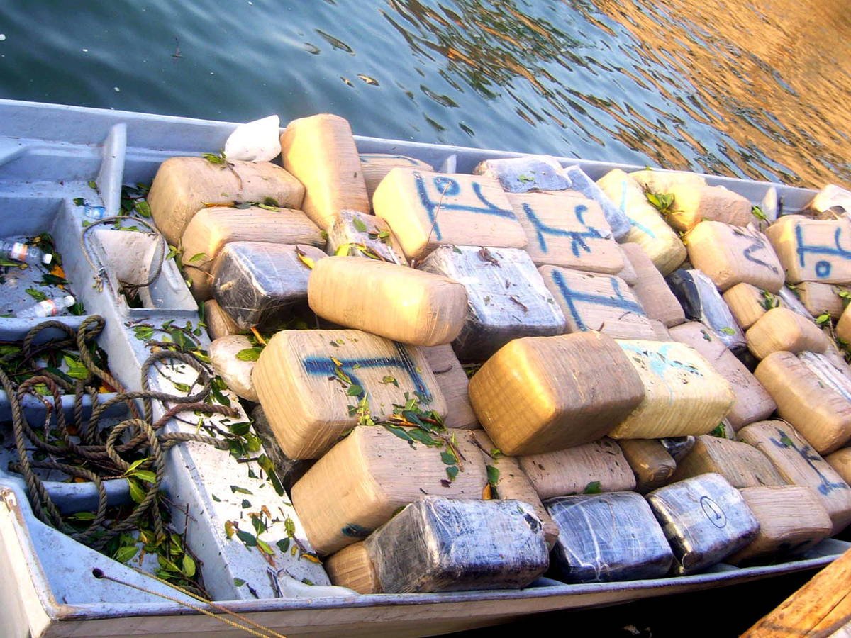 Encuentran barco fantasma con 649 kilos de cocaína a bordo tras “uno o dos años” a la deriva